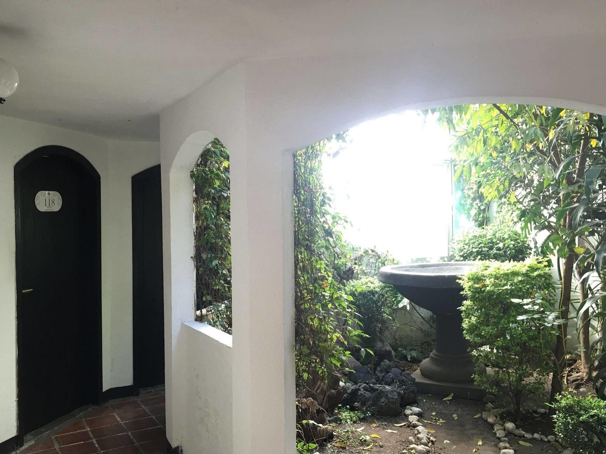 Hotel Calli Quetzalcoatl โชลูลา ภายนอก รูปภาพ